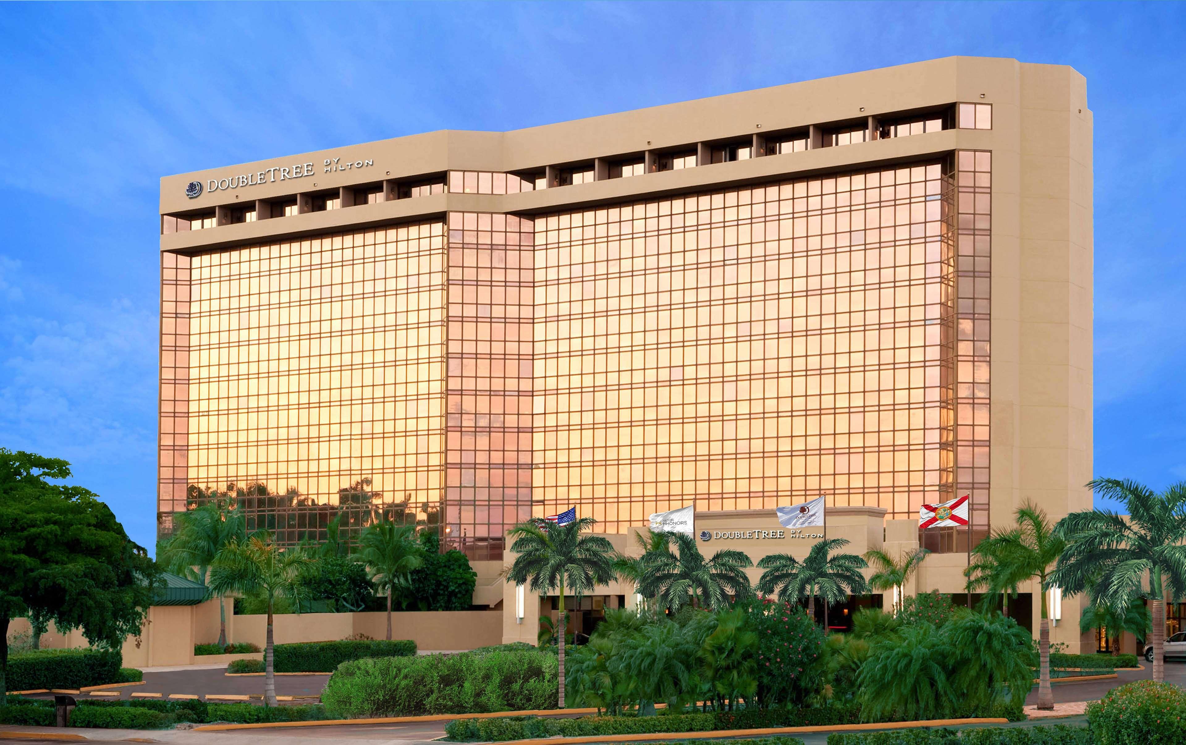Doubletree By Hilton Hotel Miami Airport & Convention Center Exterior foto