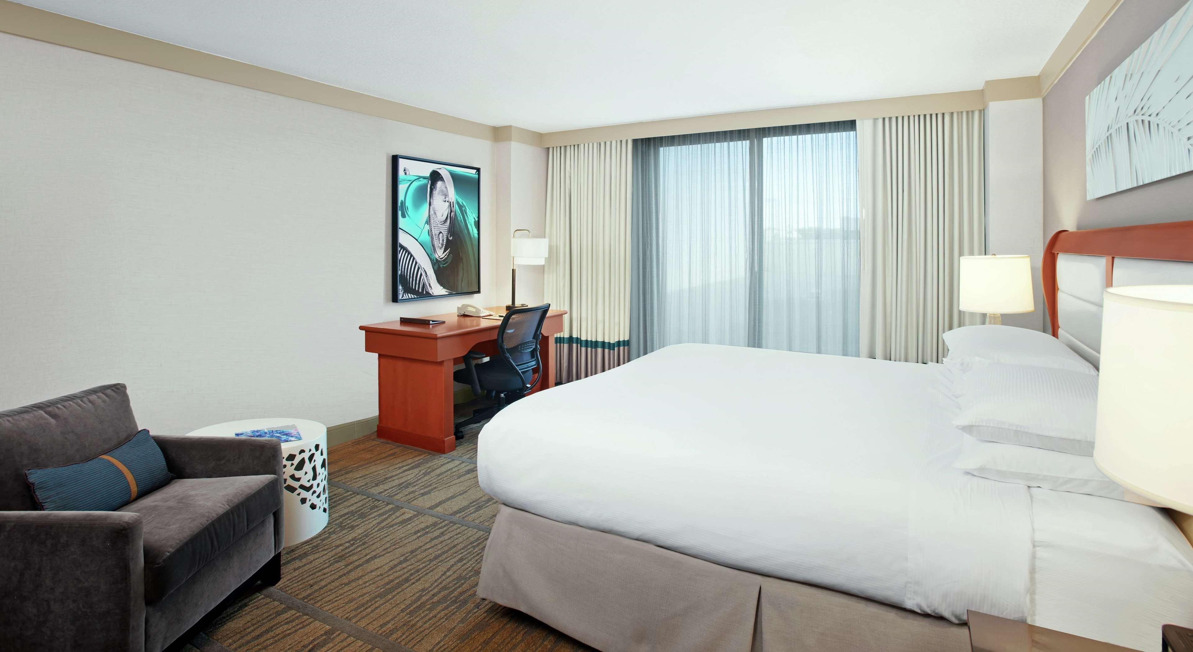 Doubletree By Hilton Hotel Miami Airport & Convention Center Exterior foto