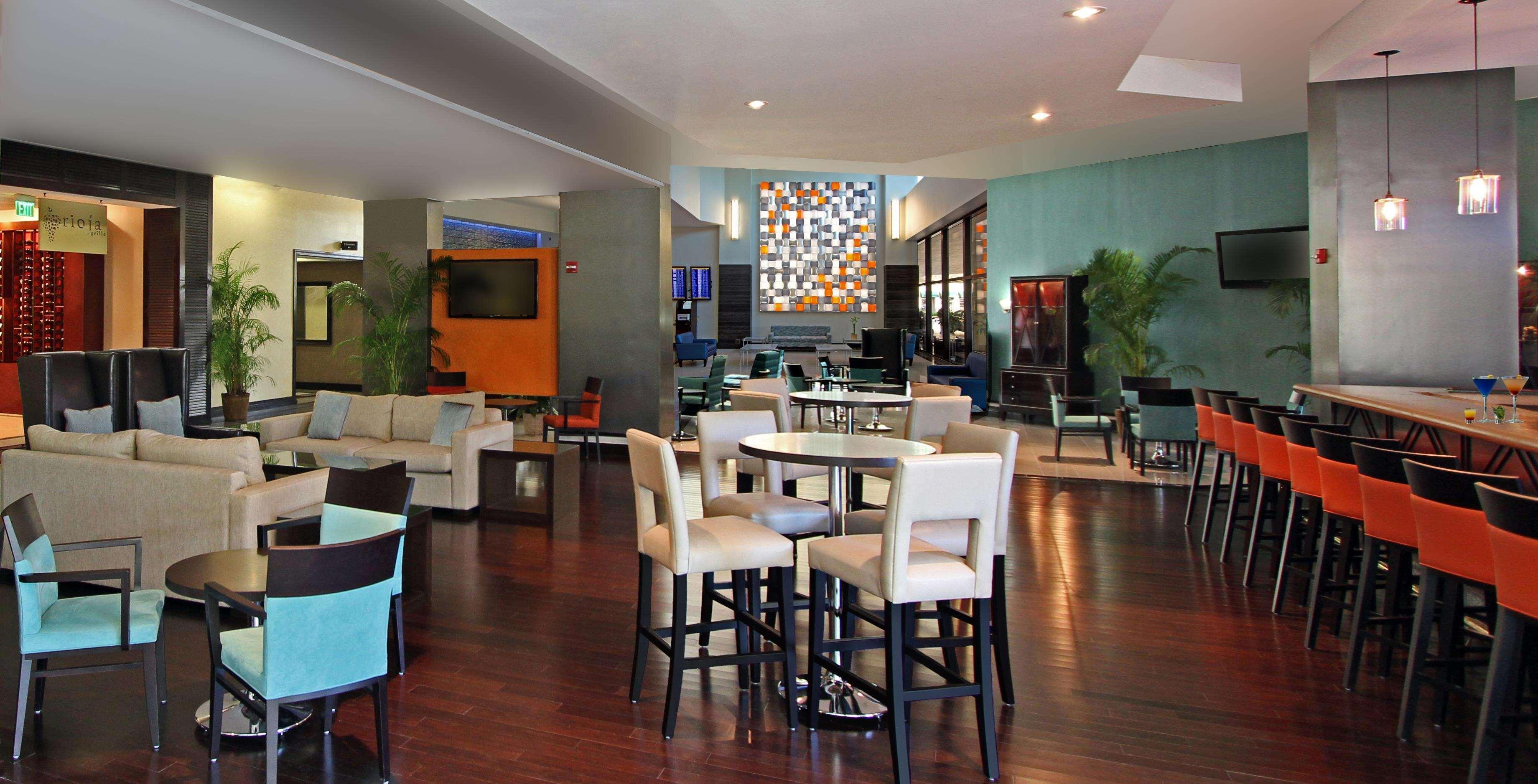 Doubletree By Hilton Hotel Miami Airport & Convention Center Exterior foto