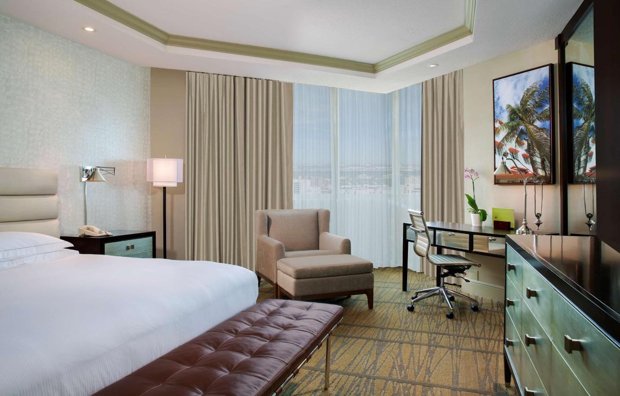 Doubletree By Hilton Hotel Miami Airport & Convention Center Exterior foto