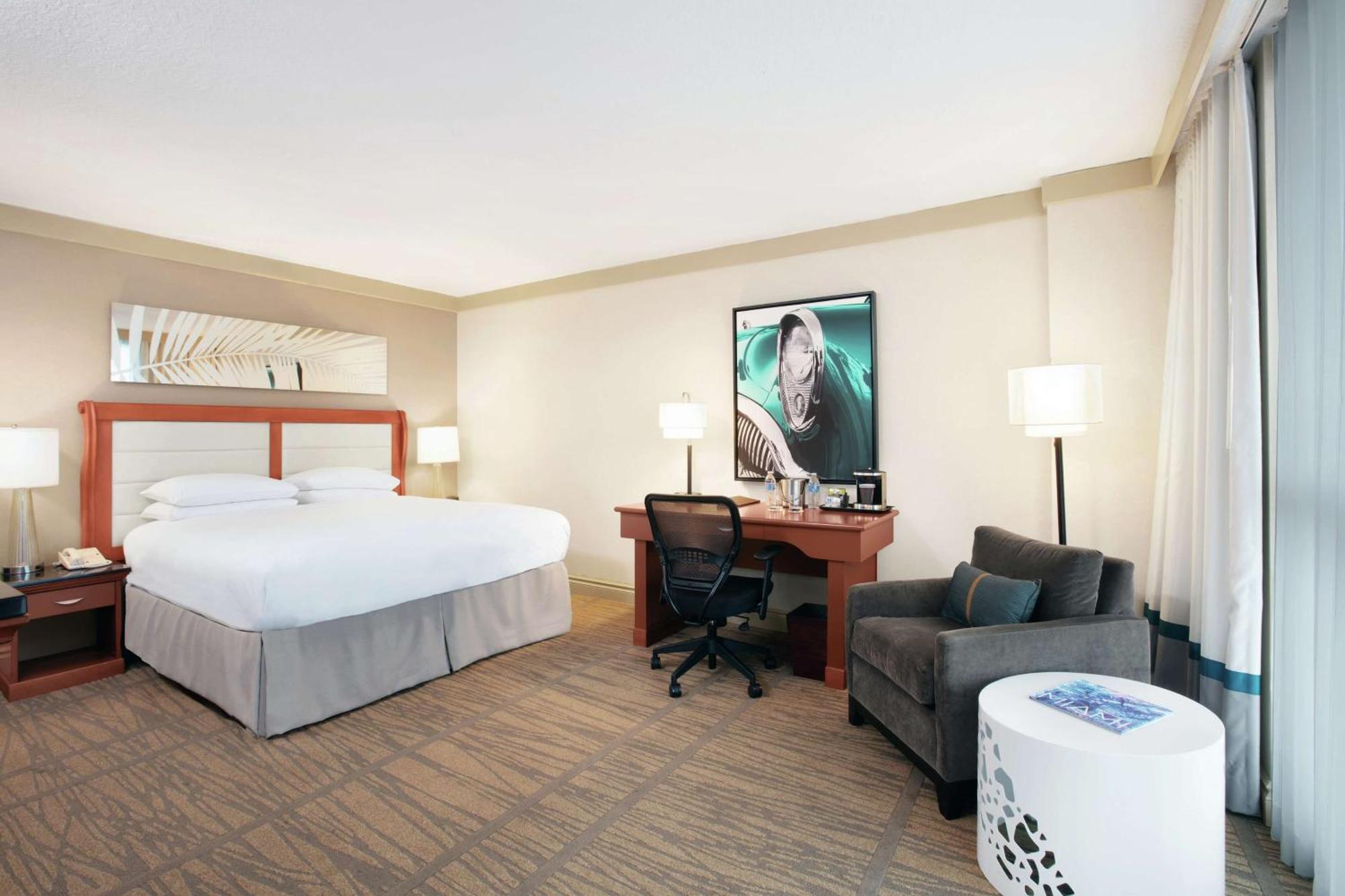 Doubletree By Hilton Hotel Miami Airport & Convention Center Exterior foto
